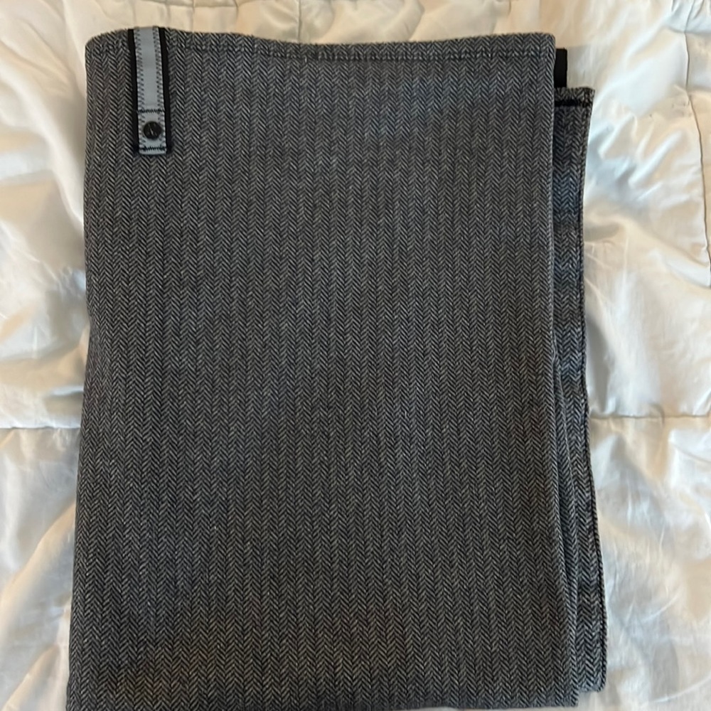 Lululemon scarf/blanket with buttons. Iykyk 😁